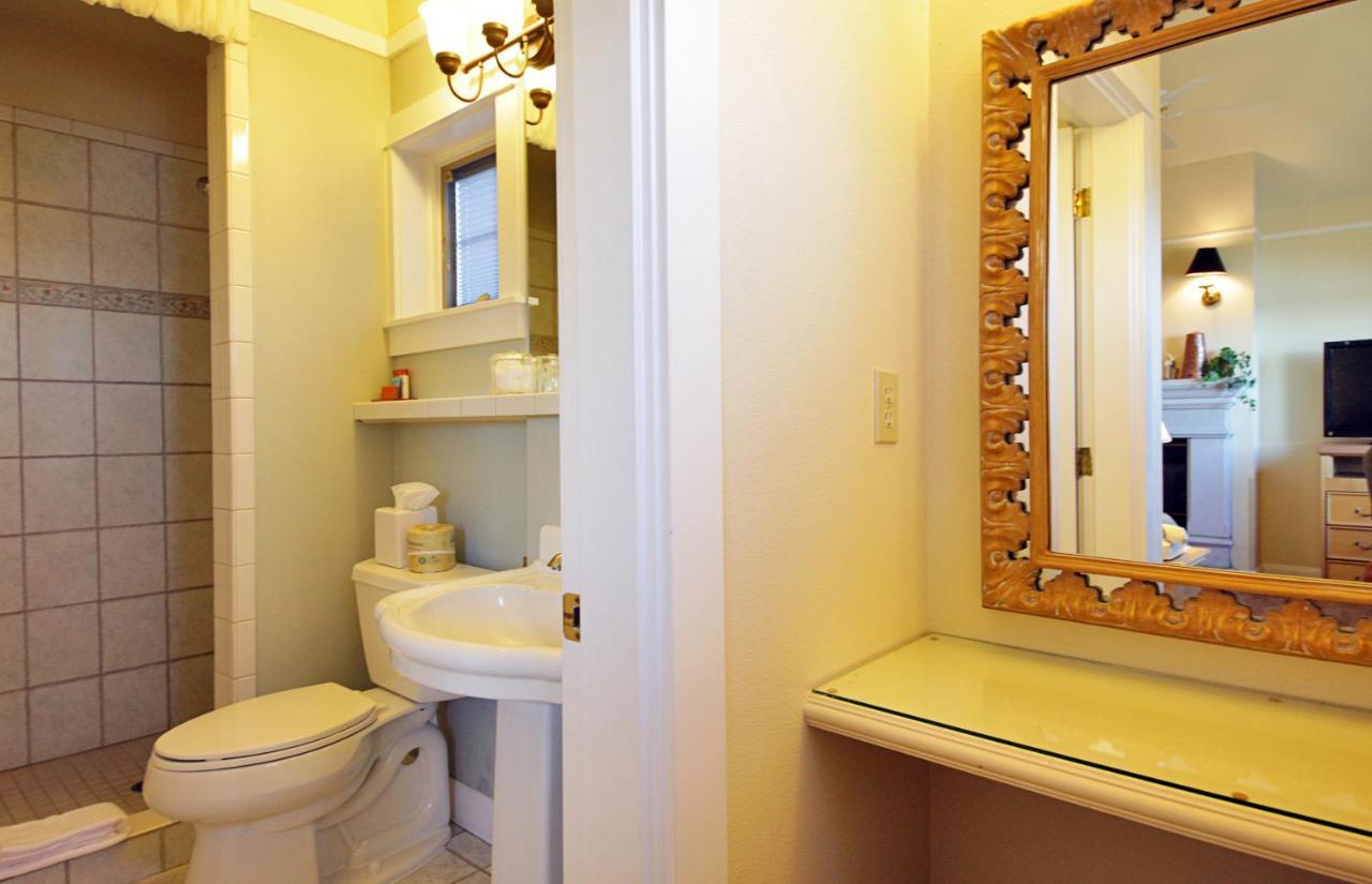 Saratoga Inn Ленлі Екстер'єр фото