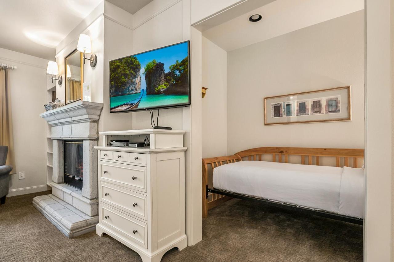 Saratoga Inn Ленлі Екстер'єр фото