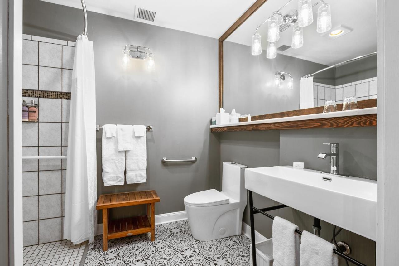 Saratoga Inn Ленлі Екстер'єр фото
